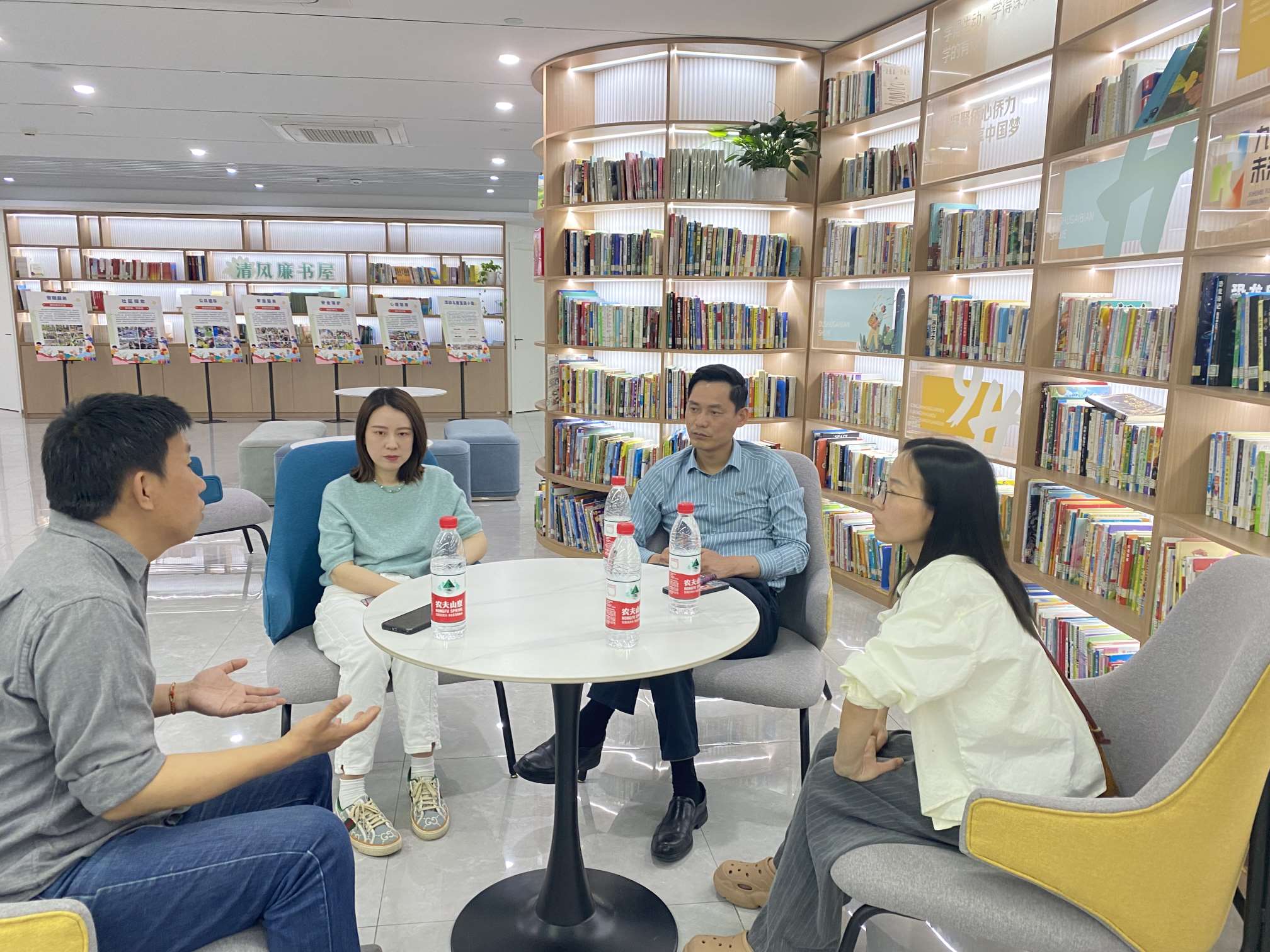 社区童书馆踩点 社区童书馆踩点